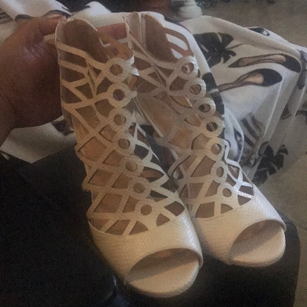 Off white XOXO high heels